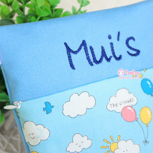 HEB228 淺藍色微笑白雲繡名紙尿片袋 Light Blue Smiley Cloud Personalized Diaper Pouch