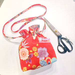 HEB601 和風繡球斜揹袋 Red Flower Pattern Cross Body Bag （不繡名）